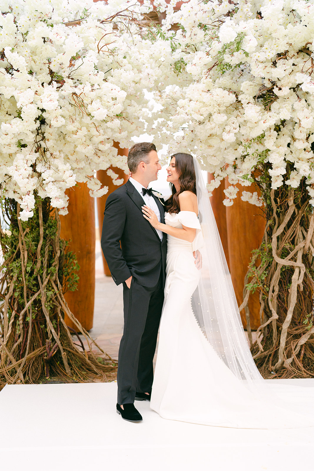 Beautiful seafront destination wedding in Cabo San Lucas