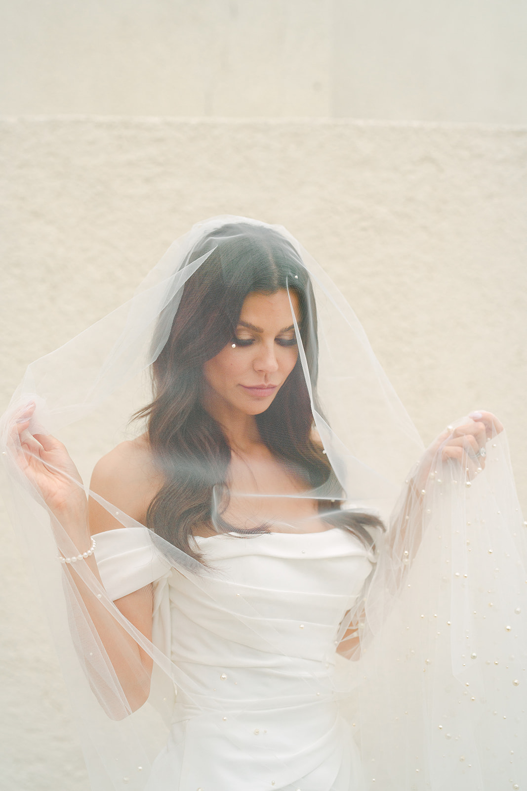 Beautiful seafront destination wedding in Waldorf Astoria