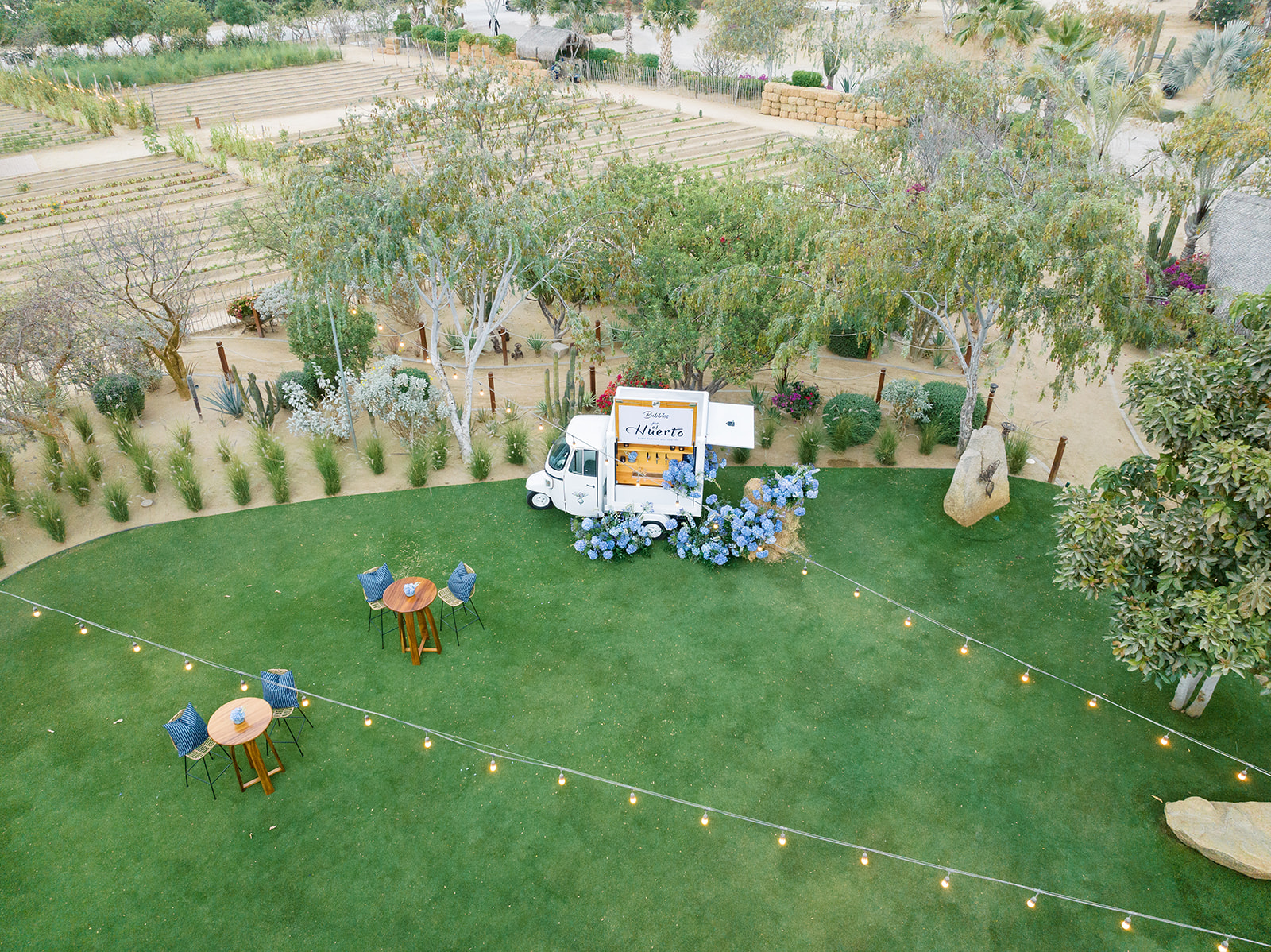 Incorporating-Something-Blue-in-Wedding-Decor