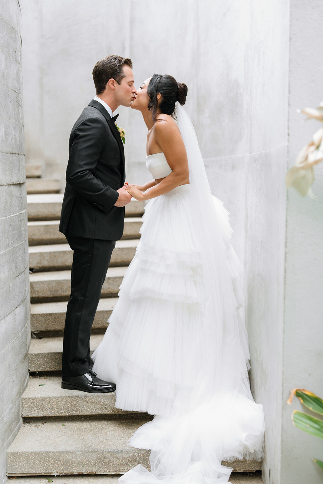 DARSIE-ALEXS-WEDDING-RIDING-THE-WAVES-OF-LOVE-IN-LOS-CABOS