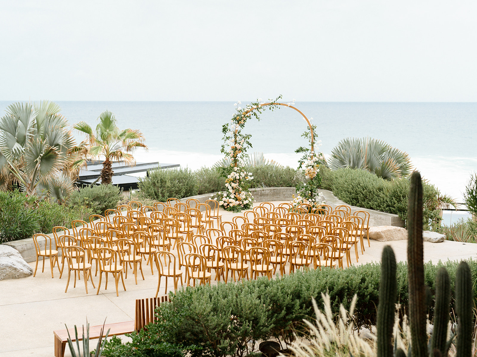 DARSIE-ALEXS-WEDDING-RIDING-THE-WAVES-OF-LOVE-IN-LOS-CABOS